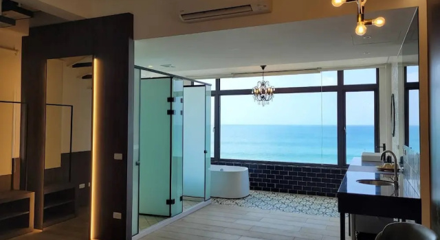 Номер Grand Beachcastle & Sea View Villa