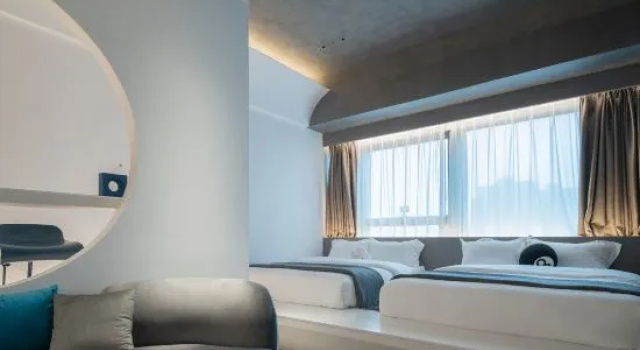 Двухместный люкс с видом на город Ziggy Hotel-Experience alternative homestays-near Orange Island Scenic Spots
