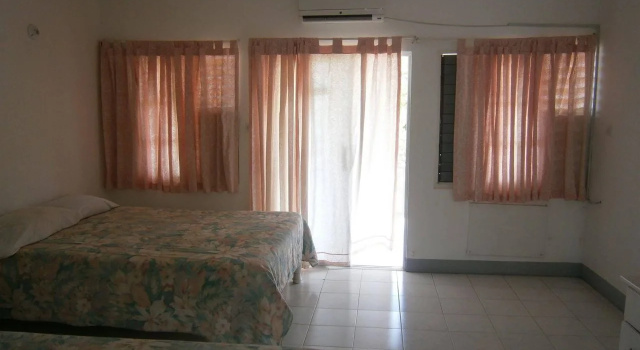 Royale Hummingbird Cliff Hotel