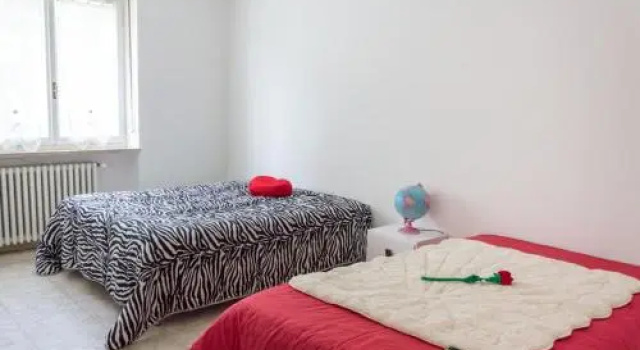 Apartment Viale Colle dell'Infinito, Book Lejlighed Romagna hoteller med parkering, Parkering