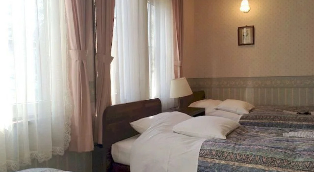 Auberge Bistrot Figaro, Забронировать Хостел Тино Татесина