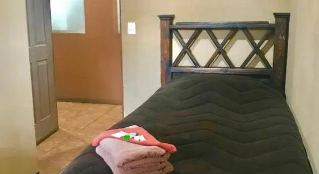 Одноместный номер Standard с балконом Melrost Airport Bed & Breakfast