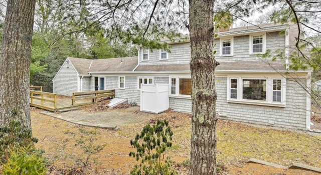 2 Mi to Shore: Home w/ BBQ & Beach Gear in Mashpee, Забронировать Дом для отпуска Машпи Полуостров Кейп-Код