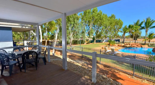 Номер Standard с 2 комнатами с видом на бассейн RAC Exmouth Cape Holiday Park