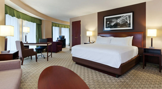 Crowne Plaza Cleveland at Playhouse Square by IHG