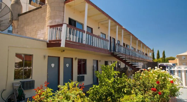 Good Knight Inn Motel, Забронировать Мотель Норт-Хиллс San Fernando Valley