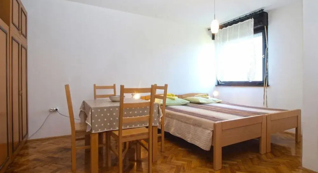 Apartment 1738