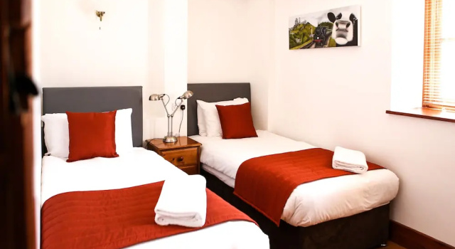 Двухместный семейный номер Standard Kingston Country Courtyard