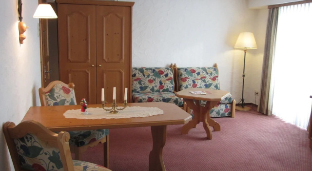 Wellnesshotel Bürgerstuben, Забронировать Отель Отели земли Гессена с бассейном, Бассейн