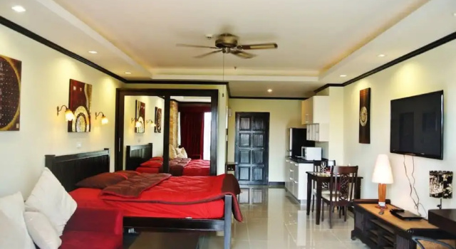 View Talay 5 Studio Apartment - Close to the Beach