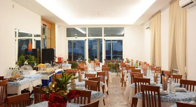 Четырёхместный номер Standard Dea Della Salute Hotel