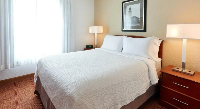 Люкс с 2 комнатами TownePlace Suites by Marriott Minneapolis Downtown/North Loop