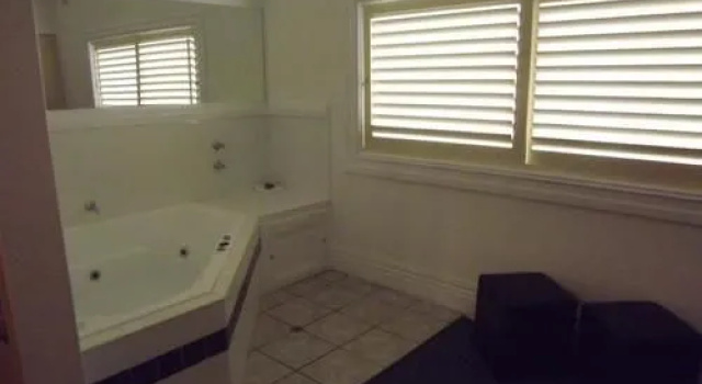 Rosalea Guesthouse, Забронировать Отель Отели Central West NSW с парковкой, Парковка