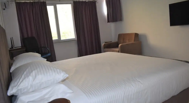 Люкс Presidential с балконом Areni Lodge 