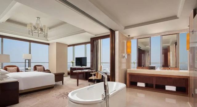 Люкс Executive Yiwu Marriott Hotel