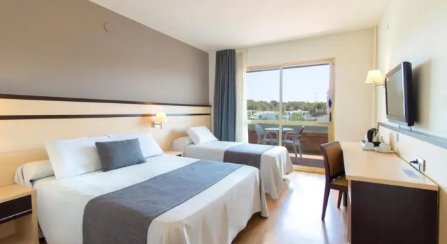 Трёхместный номер Golden Port Salou & Spa