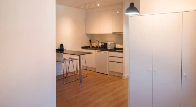 Cozy & Convenient Studio near Airport, Rezerwuj Hotel Madryt Community of Madrid