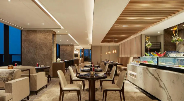 Двухместный люкс Club Level с видом на город Sheraton Zibo Hotel
