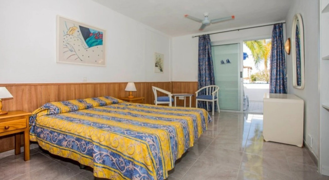 Apartamentos Puerto Colon Club