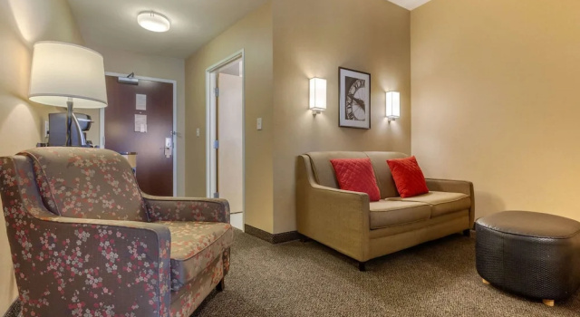 Двухместный люкс с видом на горы Cambria Hotel Denver International Airport