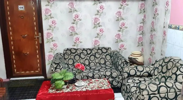 Номер Deluxe Dharmawati Homestay Syariah at Terminal Purabaya