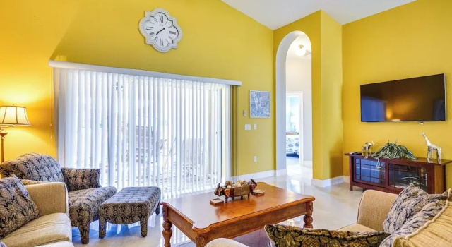 8 Mi to Beach: Cape Coral Home w/ Lanai + Pool, Забронировать Дом для отпуска Кейп-Корал Southwest Florida