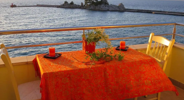 Апартаменты Prime and Exclusive Seafront Location Apartment Sunset