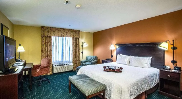 Hampton Inn & Suites Sacramento-Elk Grove Laguna, Забронировать Отель Элк-Гров Калифорния
