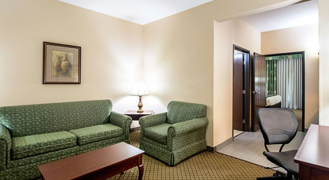 Quality Inn & Suites Robstown, Забронировать Отель Отели Робстаун с завтраком, Завтраки