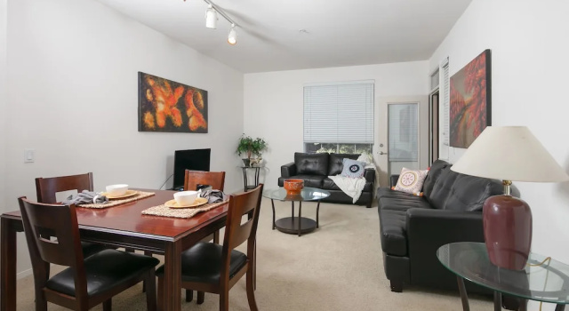 Irvine Comfort Collection 2 bed & 2 Bath, Забронировать Апартаменты/квартира Ирвайн Ориндж