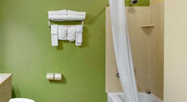Четырёхместный люкс Sleep Inn & Suites Bakersfield North