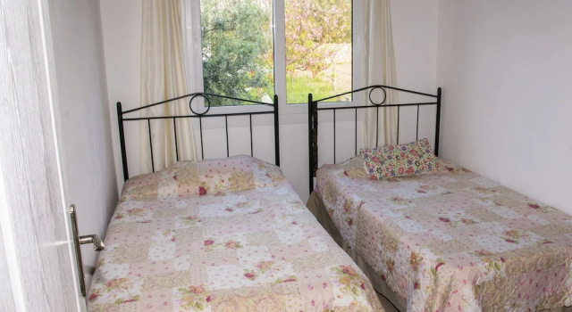 Seaside House 2 Double Bedrooms With Spectacular Mountain Sea View, Забронировать Дом для отпуска Виллы Алсанджака, Вилла