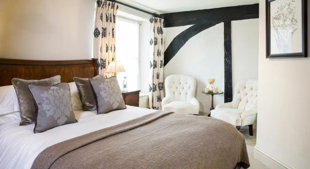 The Castle Inn, Book Hotel  