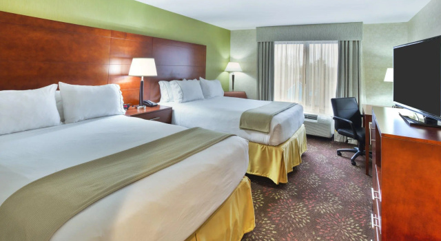Четырёхместный номер Standard Holiday Inn Express Frankenmuth by IHG