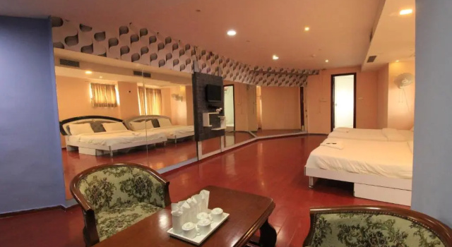 Люкс Aishwaryam Hotel