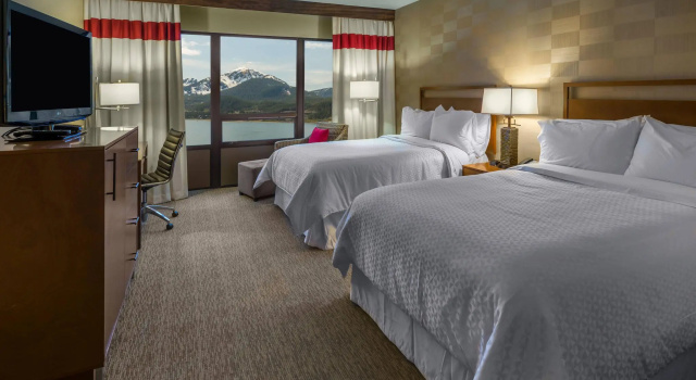 Четырёхместный номер Standard с видом на море Four Points by Sheraton Juneau