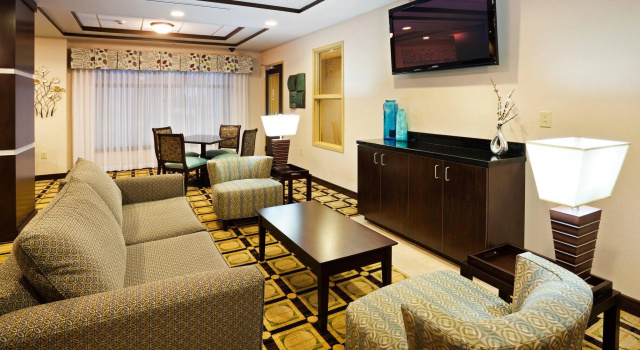 Holiday Inn Express & Suites Newport S by IHG