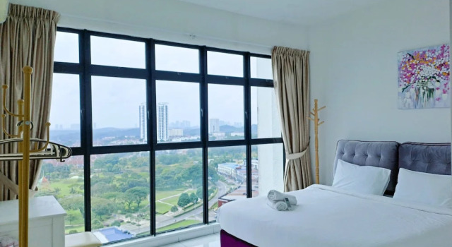 JB Bukit Indah Skyloft Suites