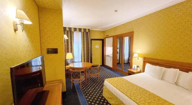 Пятиместный полулюкс Hotel Ovest