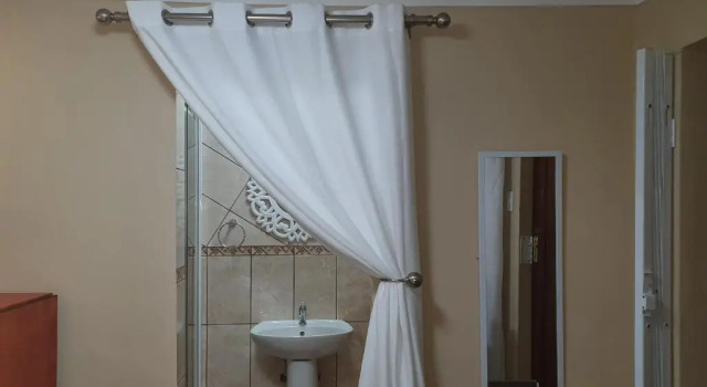 Двухместный номер Standard с красивым видом из окна Lanis Guest House - No Loadshedding