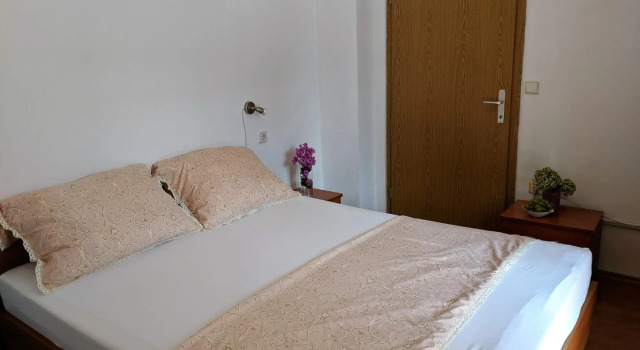 Jak - Parking and BBQ - A1