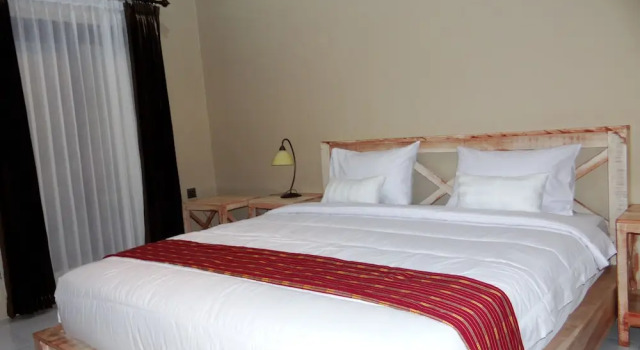 Artati Lombok Bungalows & Restaurant, Забронировать Отель Селонг-Беланак Ломбок