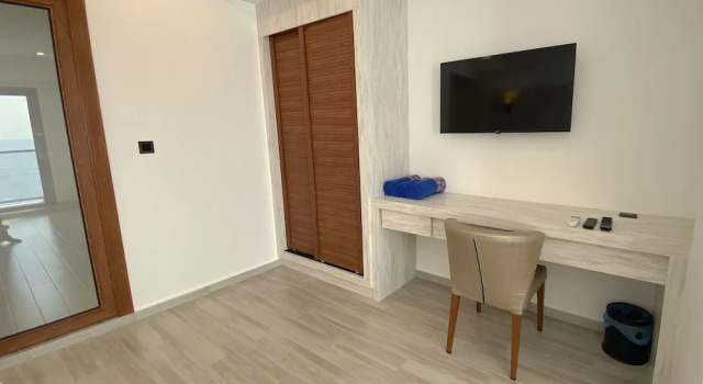 Трёхместный номер Deluxe с балконом и с видом на город Kaani Palm Beach