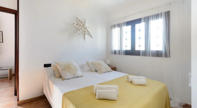Casa en Ibiza - vistas Dalt Vila, Забронировать Вилла Коттеджи Ибица, Коттедж