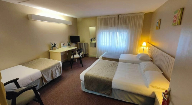 Четырёхместный семейный номер Standard LOGIS, Hôtel Cartier