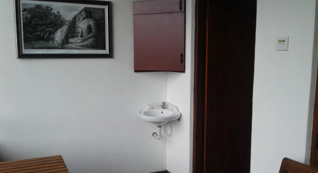 Lake Cabin, 予約 ホテル ポロンナルワ 