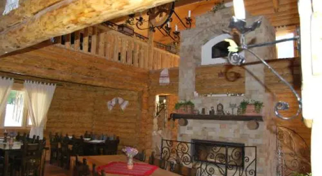Complex Turist of Suior, Забронировать Отель Кавник Марамуреш