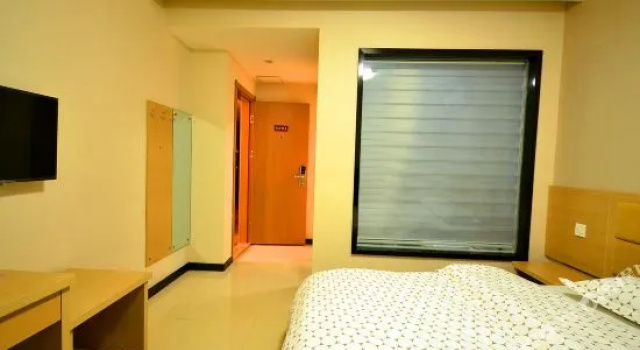 Huayi Hotel