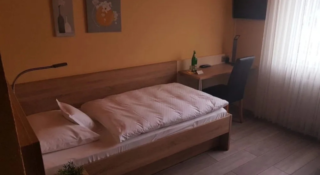 Hotel zum Jgerhof, 予約 ホテル Zündorf ケルン