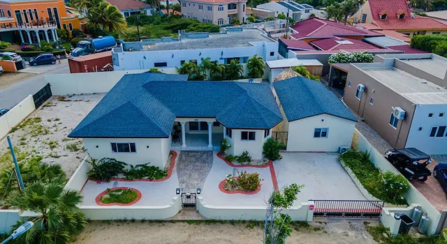 Вилла Newly Renovated 4BR 4BA Private Pool Eagle Beach